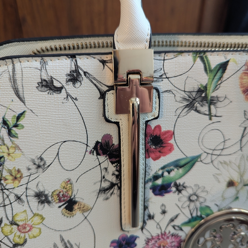 Elegant Floral Satchel with Gold Details - Picture 3 of 10